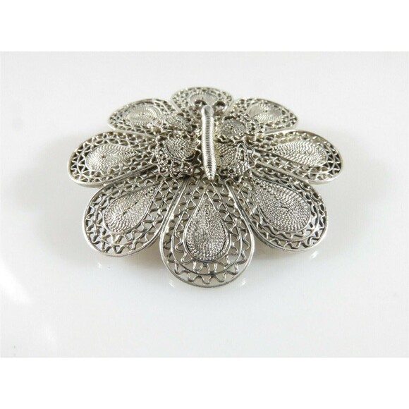 Unusual Lovely 800 Silver Filigree Flower Brooch with Butterfly in the Center - Picture 2 of 11